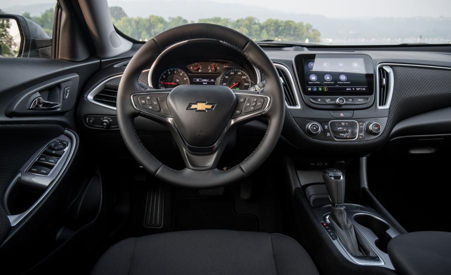 Торпедо Chevrolet Malibu RS 2018 года  (фото 29 из 43)